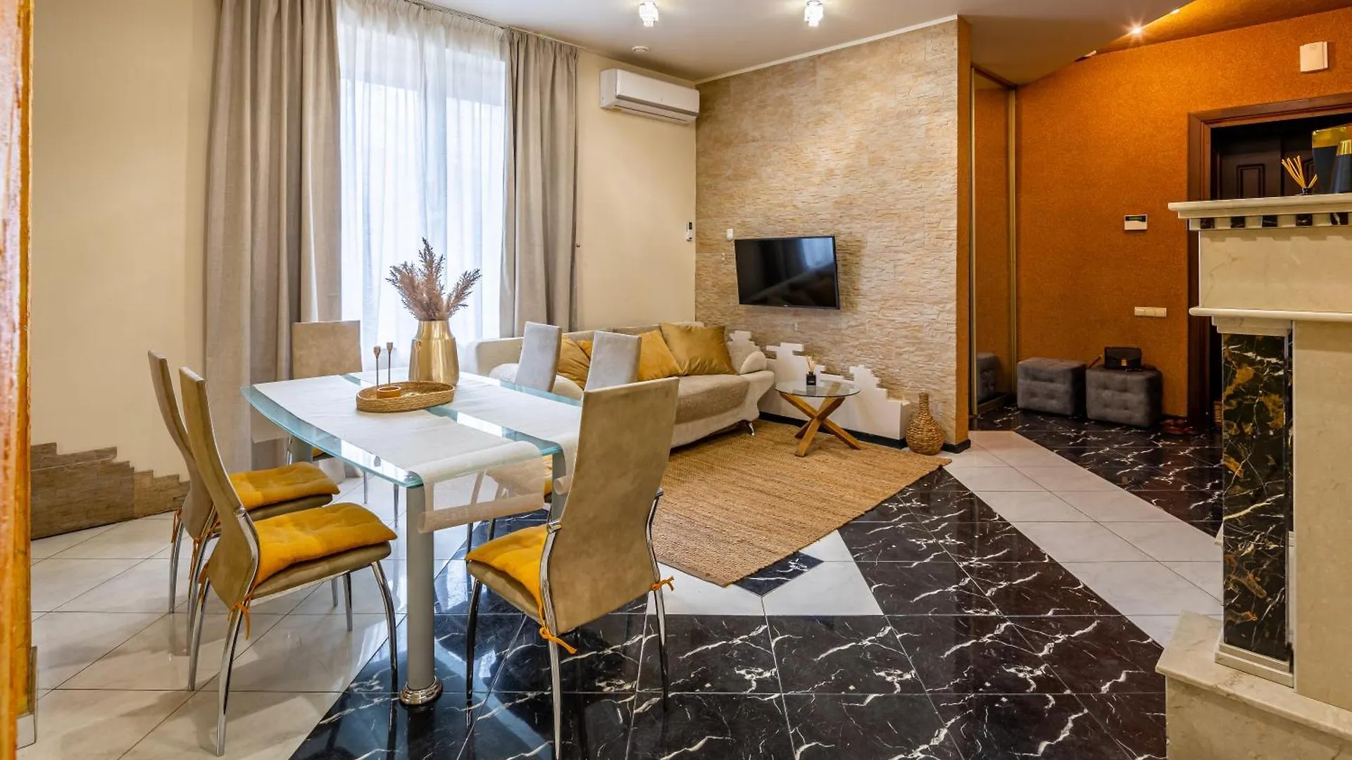 Avangard Green Park Apartment Lviv 0*,